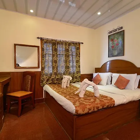 Tusker Towers Villa Thekkady Exterior photo