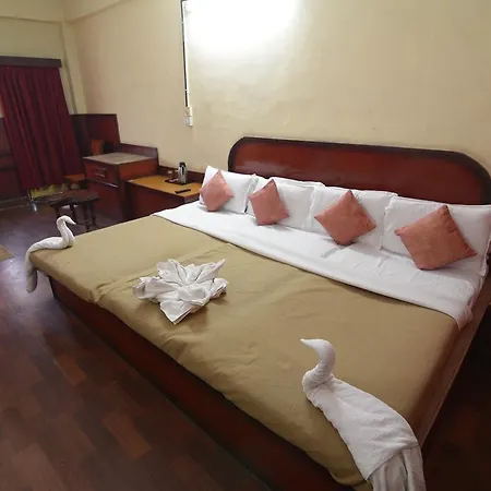 Tusker Towers Villa Thekkady Exterior photo